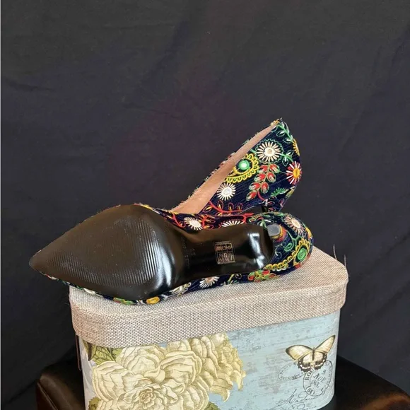 L'INTERVALLE Multicolor Embroidered Heels NEW - Picture 2 of 4